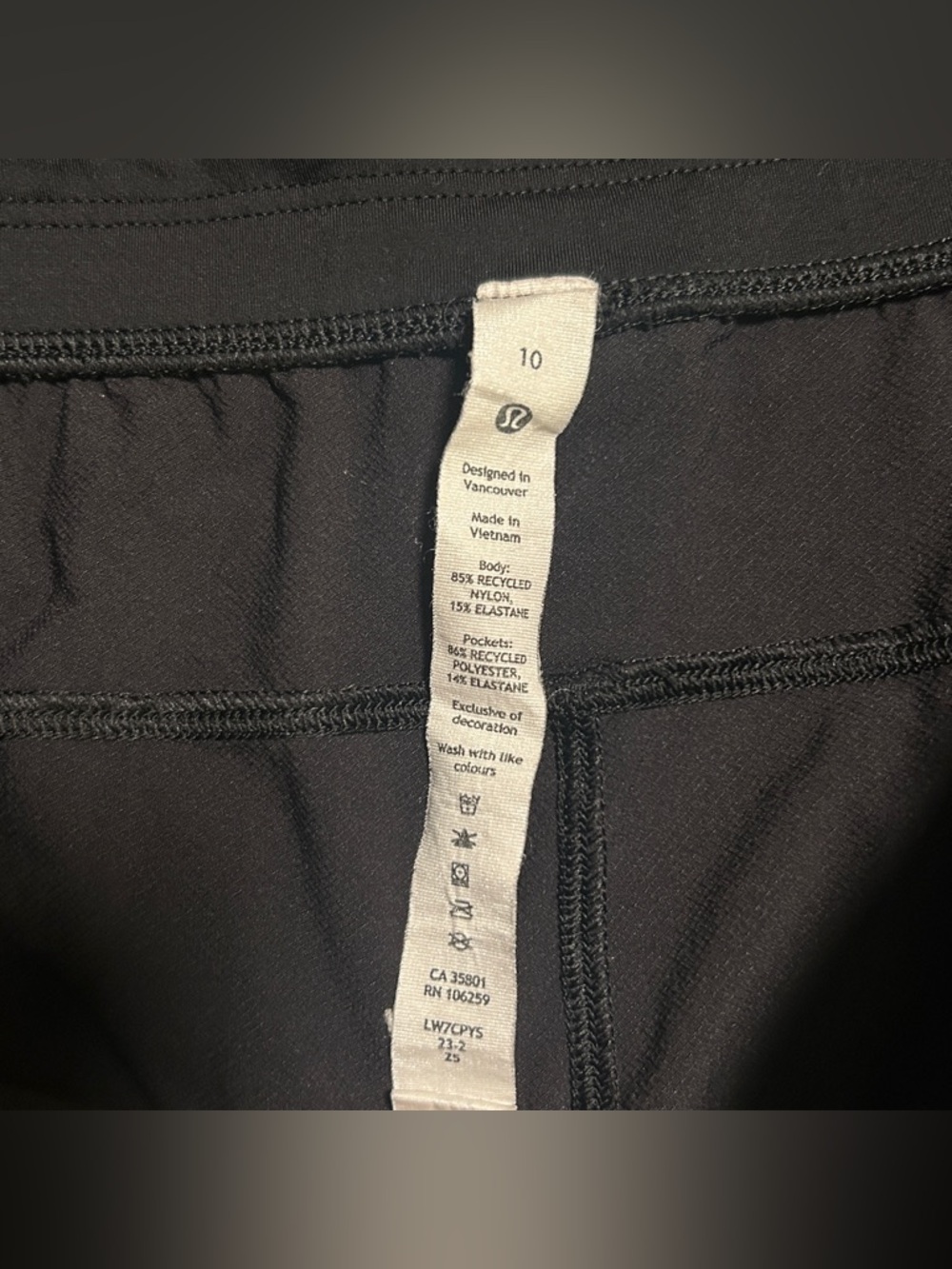 Lululemon license to train high-rise short 4” — Black (size 10) - Picture 4 of 9